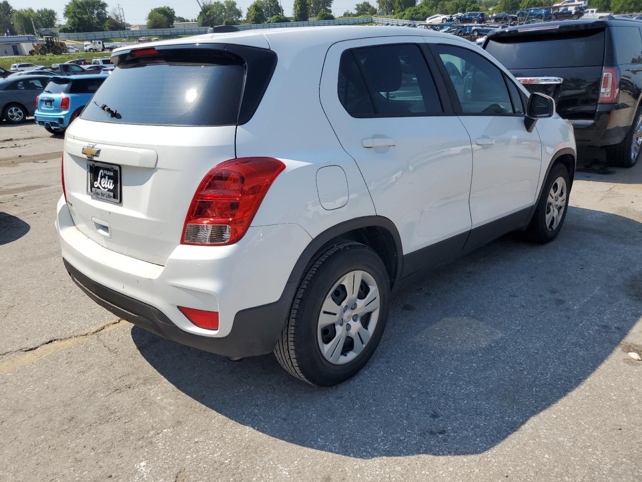 2018 CHEVROLET TRAX LS photo 3