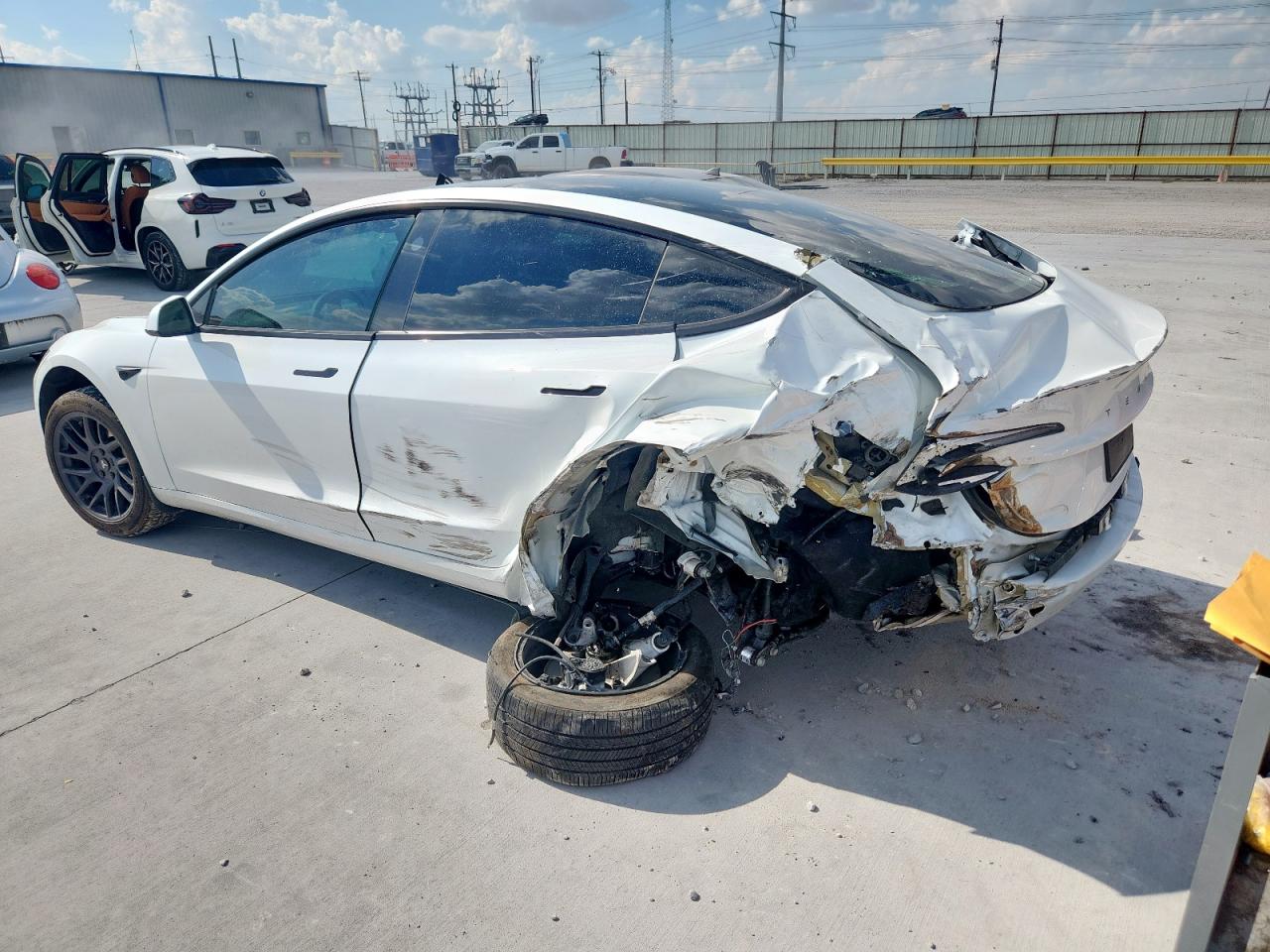 2024 TESLA MODEL 3 photo 4