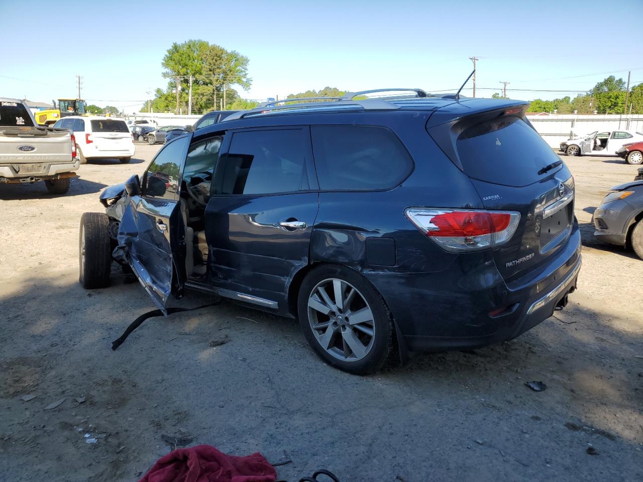 2013 NISSAN PATHFINDER S photo 2