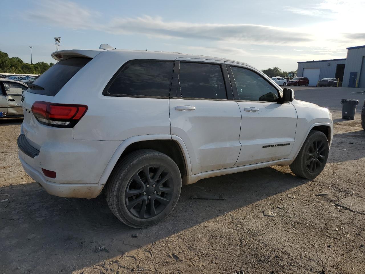 2019 JEEP GRAND CHEROKEE LAREDO photo 7