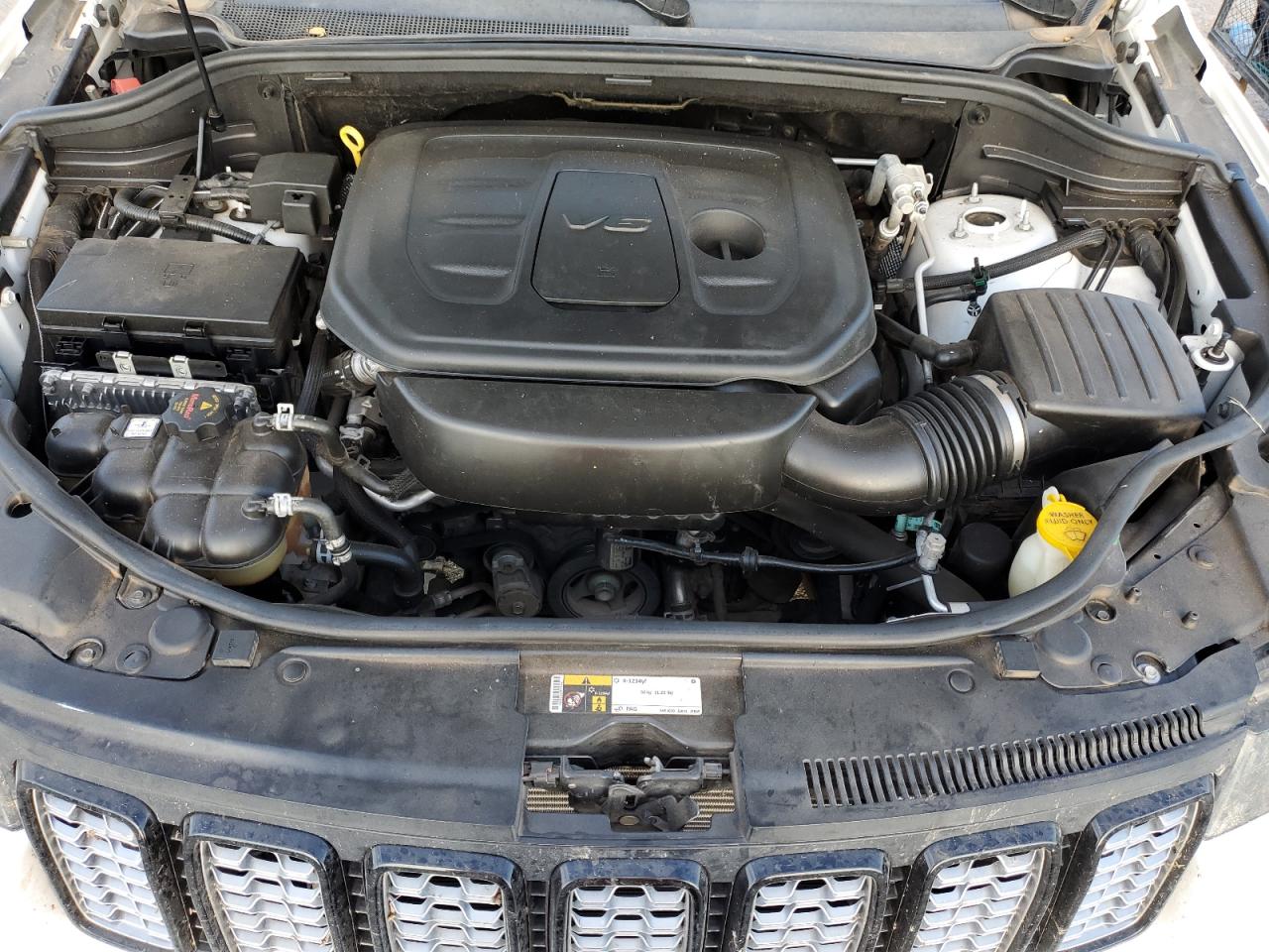 2019 JEEP GRAND CHEROKEE LAREDO photo 34
