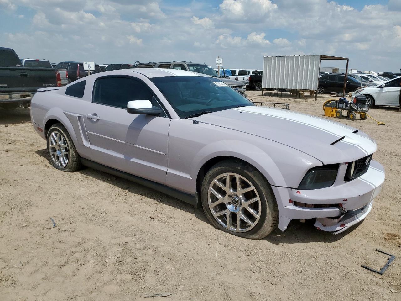 2008 FORD MUSTANG photo 4
