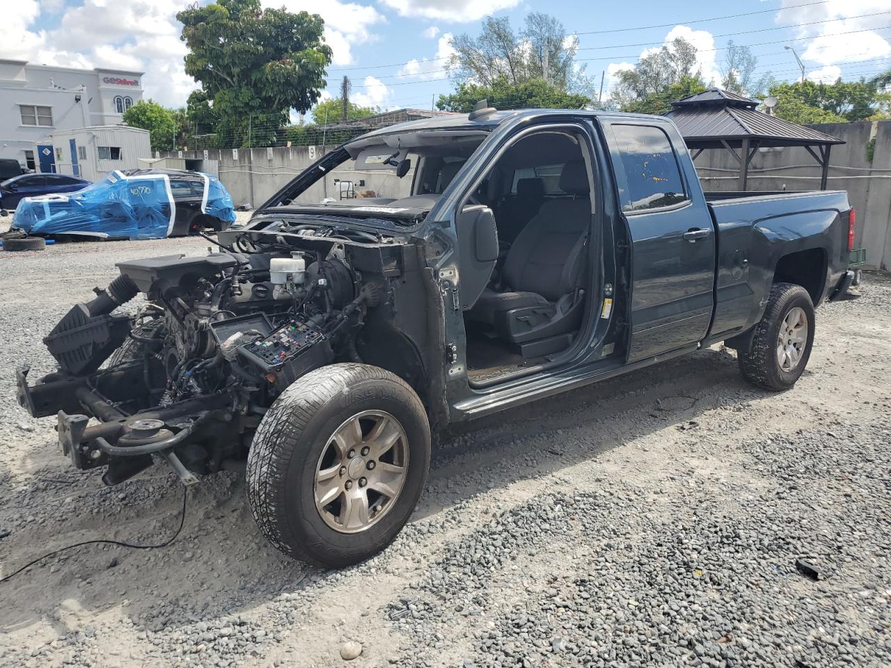 2018 CHEVROLET SILVERADO C1500 LT photo 2