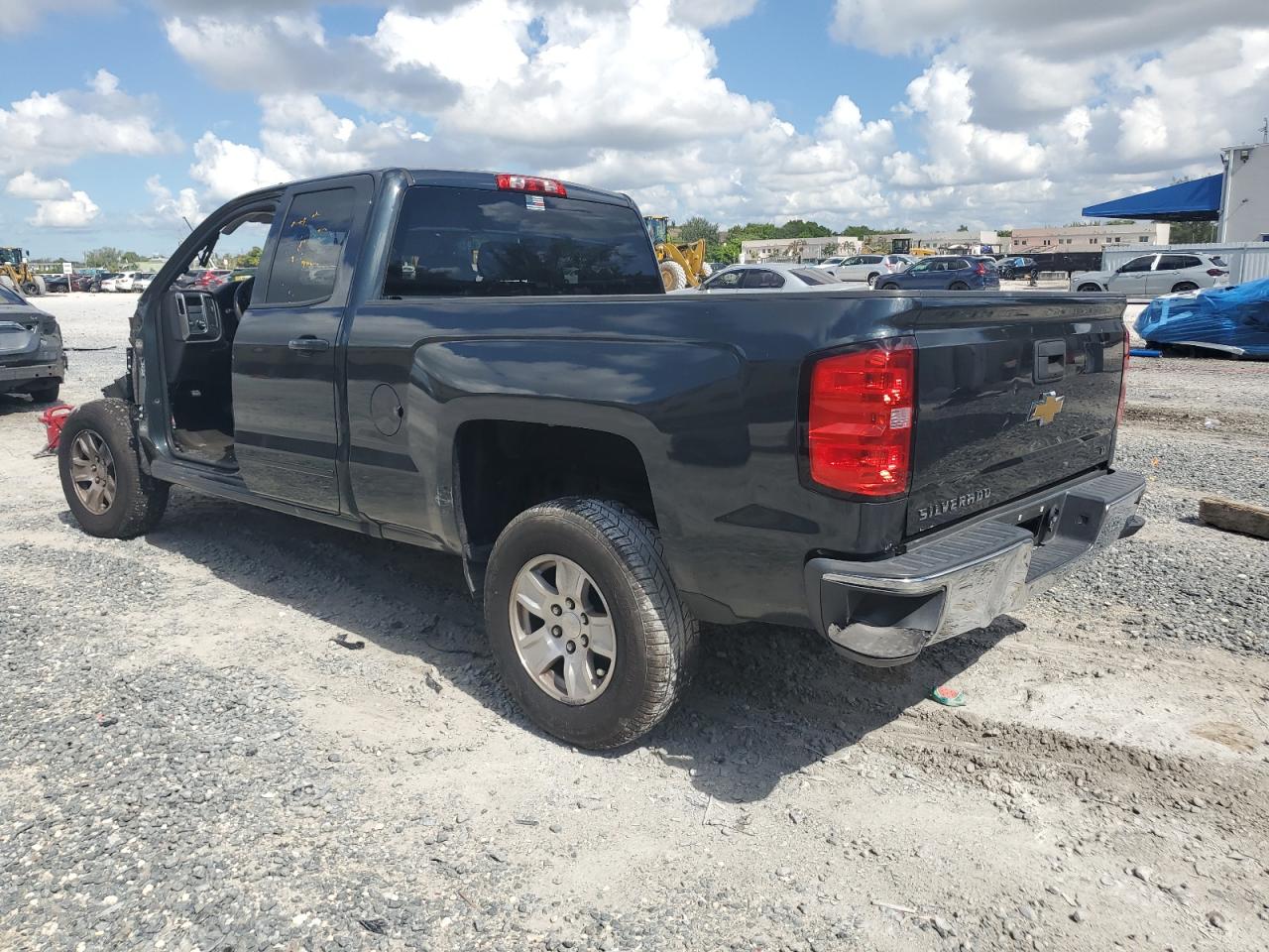 2018 CHEVROLET SILVERADO C1500 LT photo 4