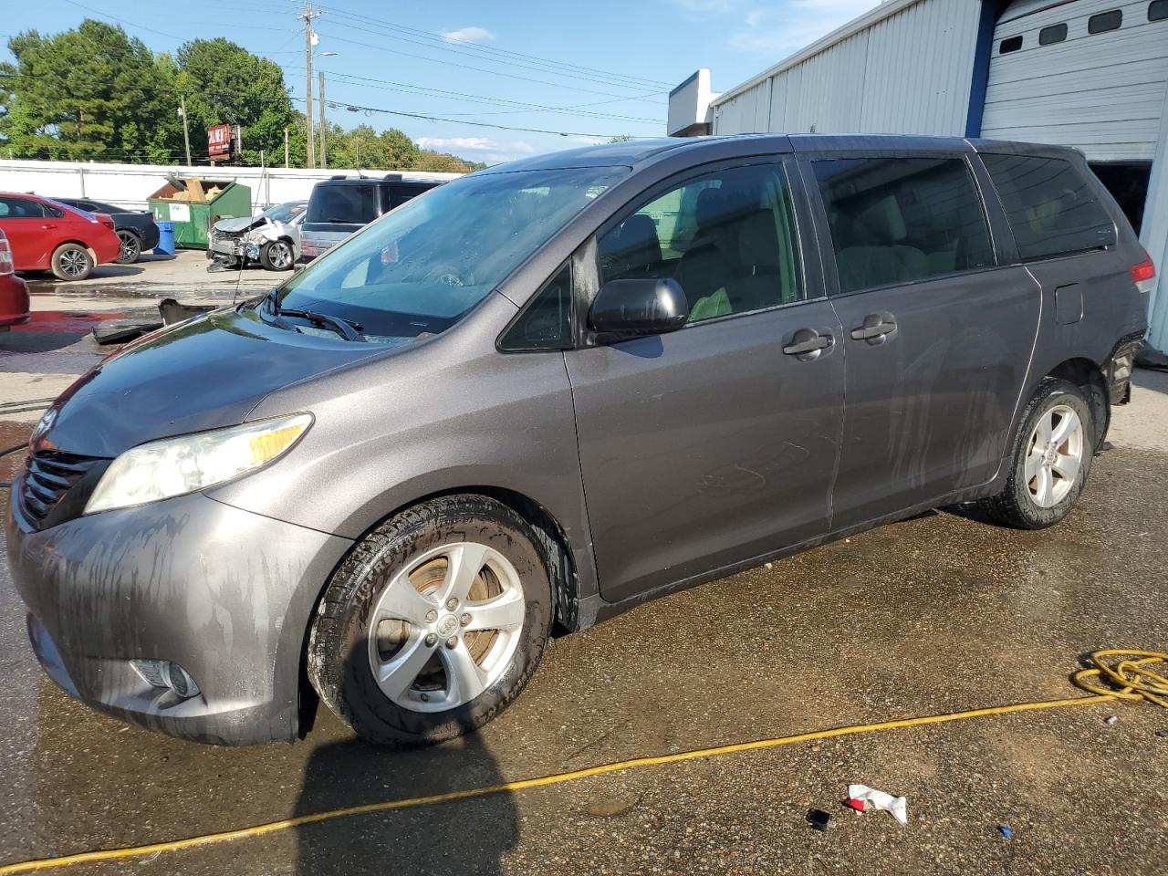 2013 TOYOTA SIENNA