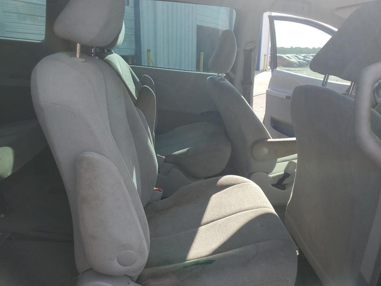 2013 TOYOTA SIENNA L 7-PASSENGER photo 11