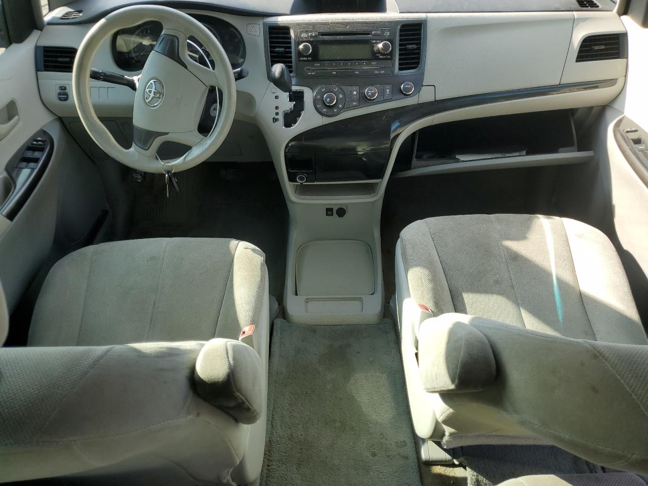 2013 TOYOTA SIENNA L 7-PASSENGER photo 8