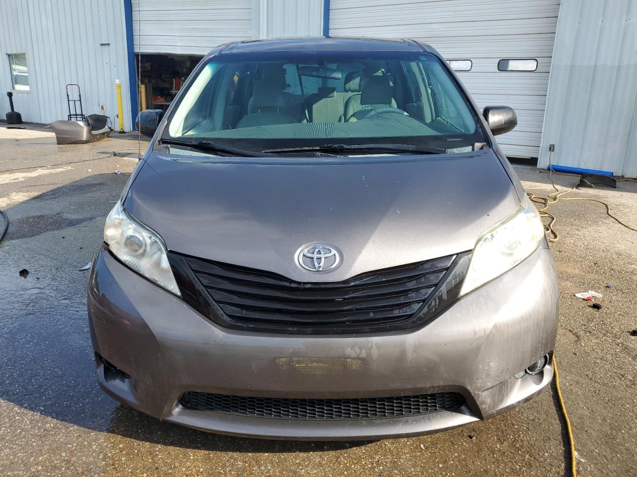 2013 TOYOTA SIENNA L 7-PASSENGER photo 5
