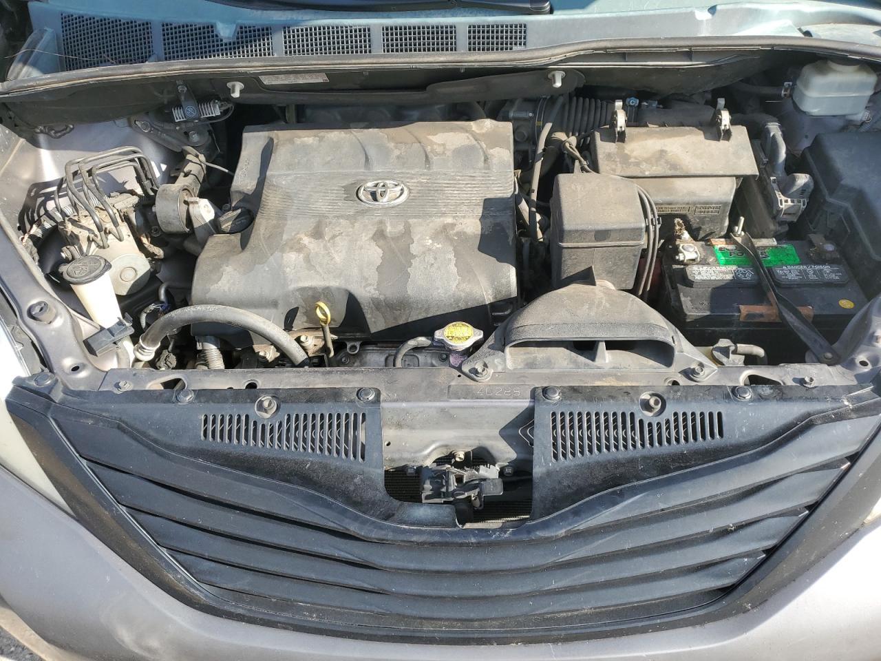 2013 TOYOTA SIENNA L 7-PASSENGER photo 12