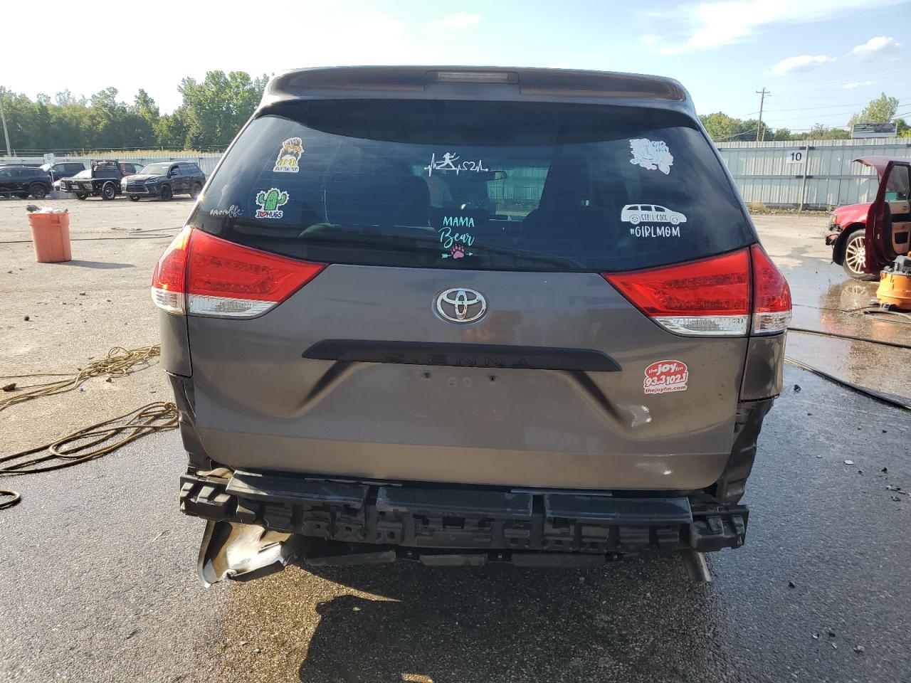 2013 TOYOTA SIENNA L 7-PASSENGER photo 6