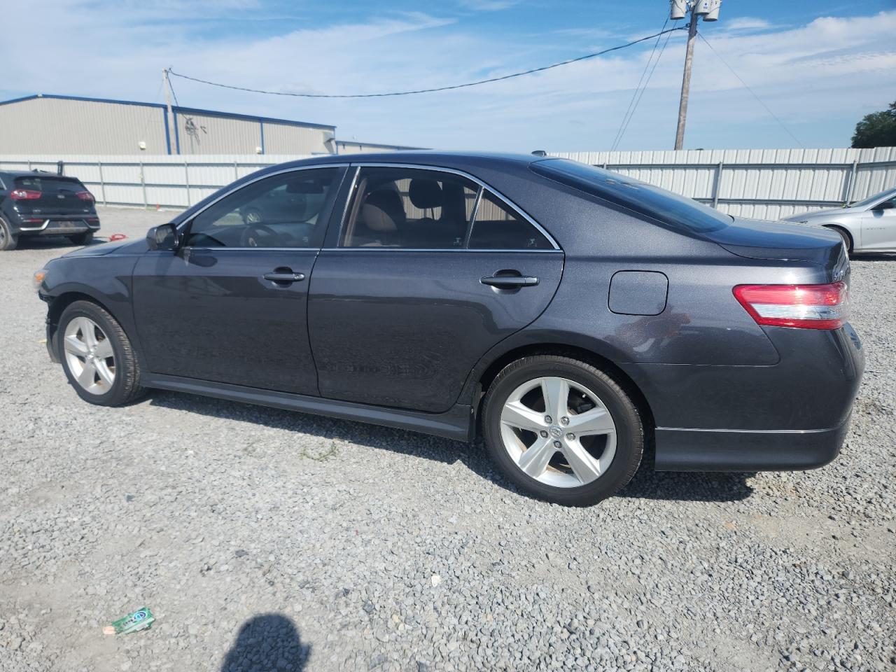 2010 TOYOTA CAMRY SE photo 3