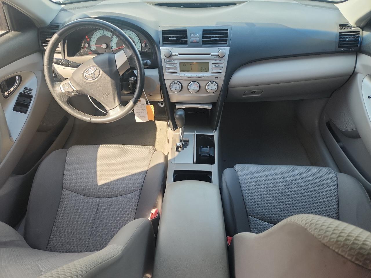 2010 TOYOTA CAMRY SE photo 15