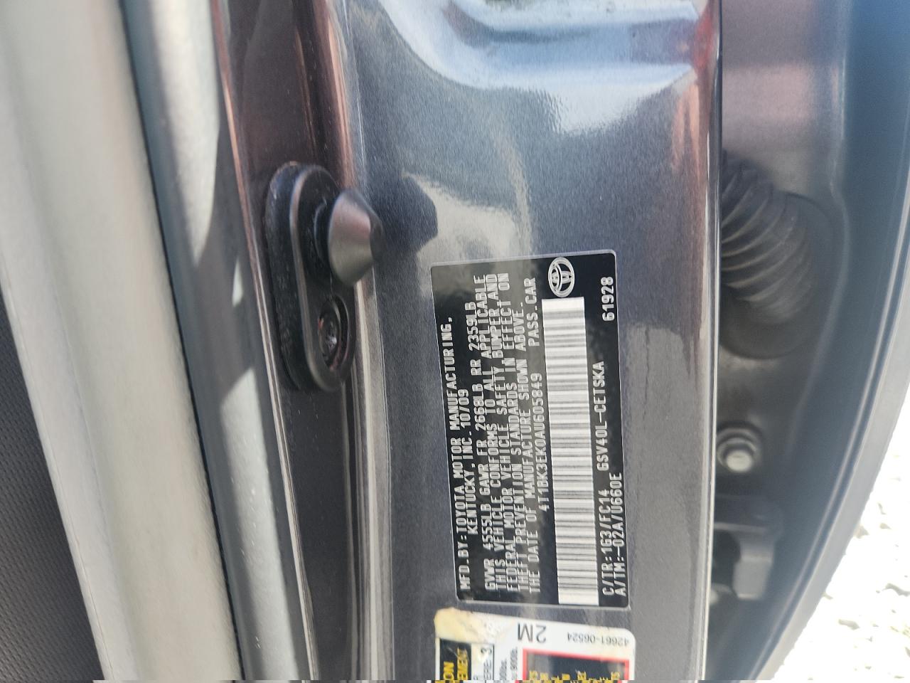 2010 TOYOTA CAMRY SE photo 23