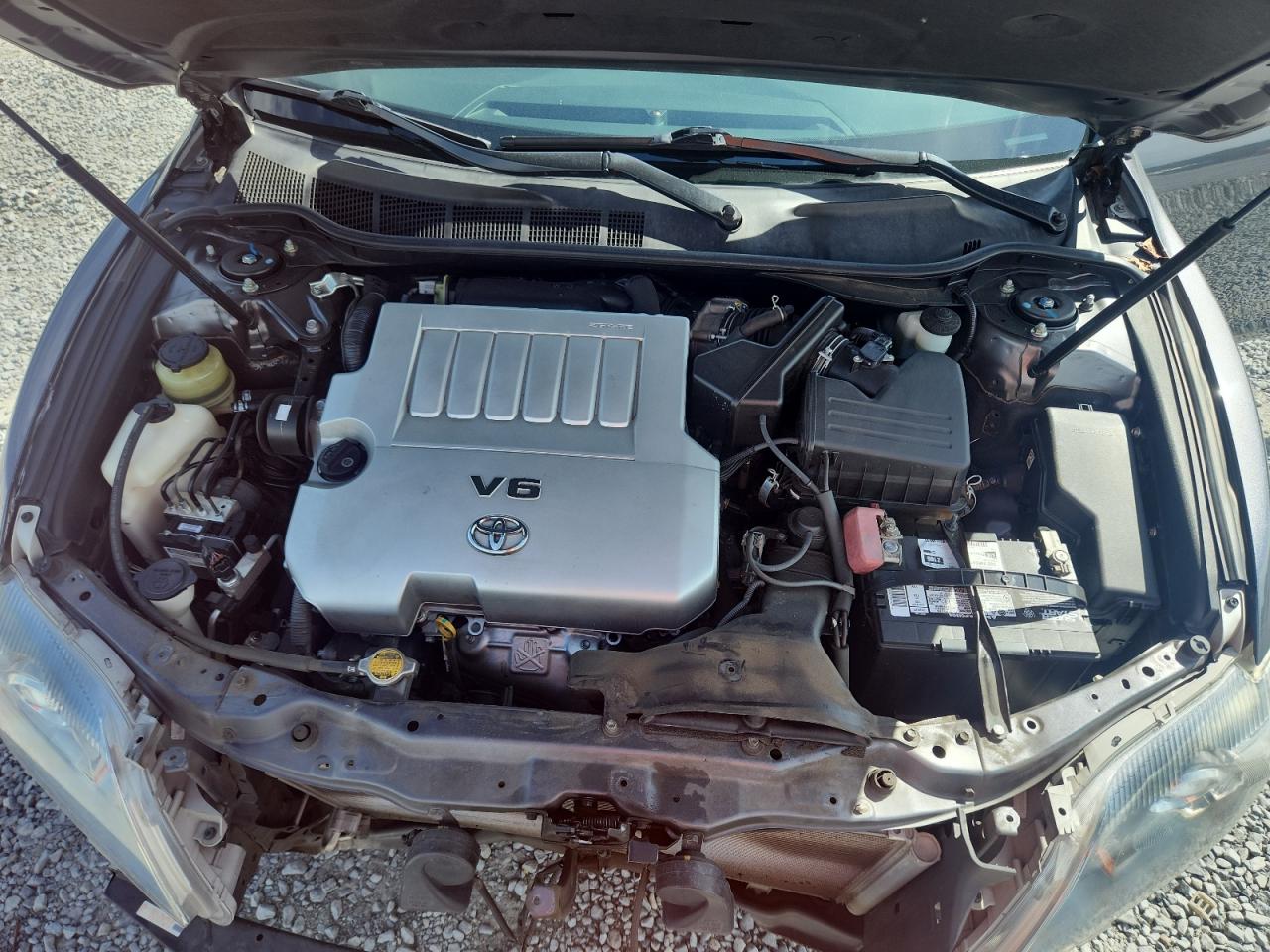2010 TOYOTA CAMRY SE photo 21