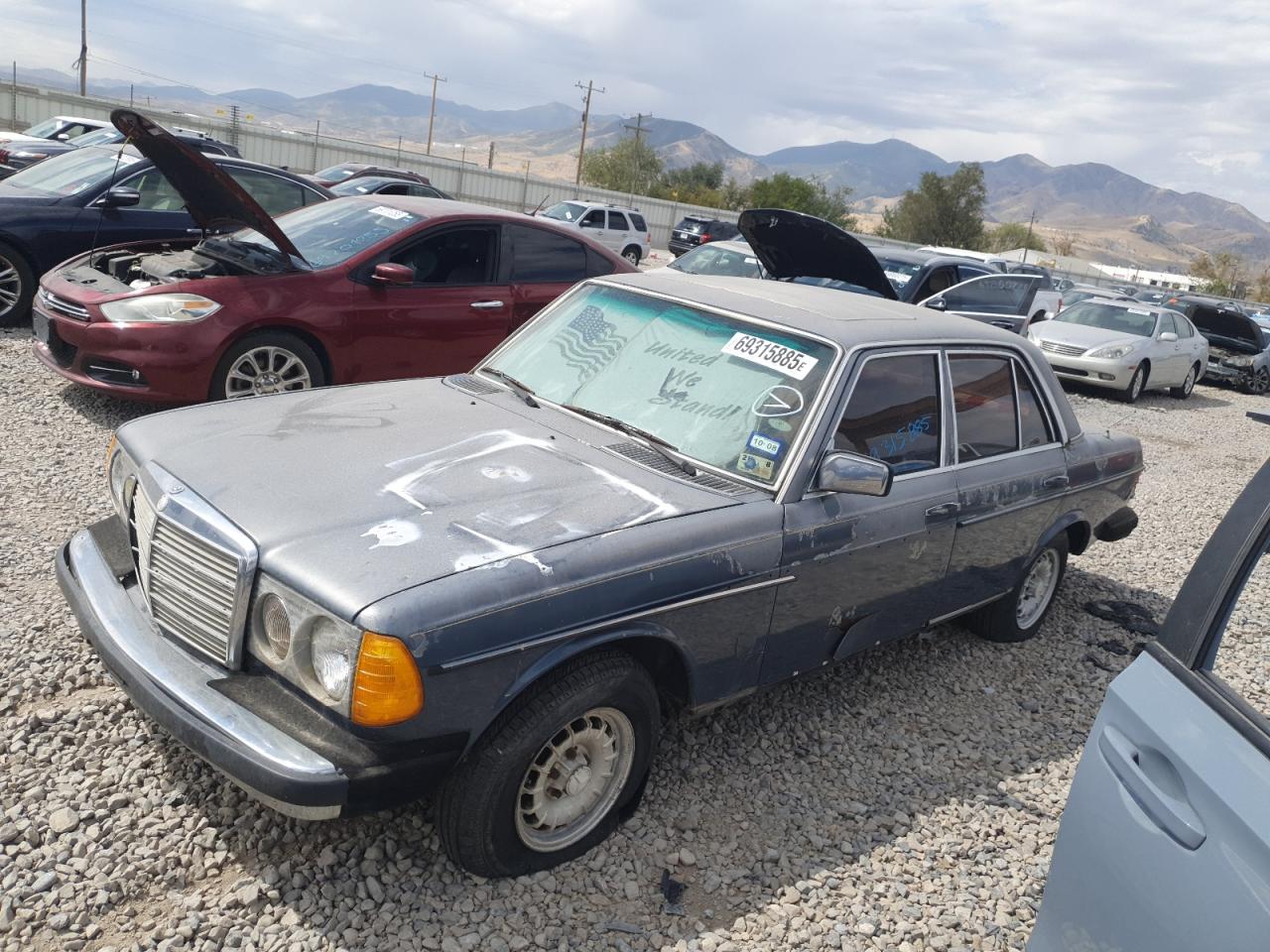 1982 MERCEDES-BENZ 300