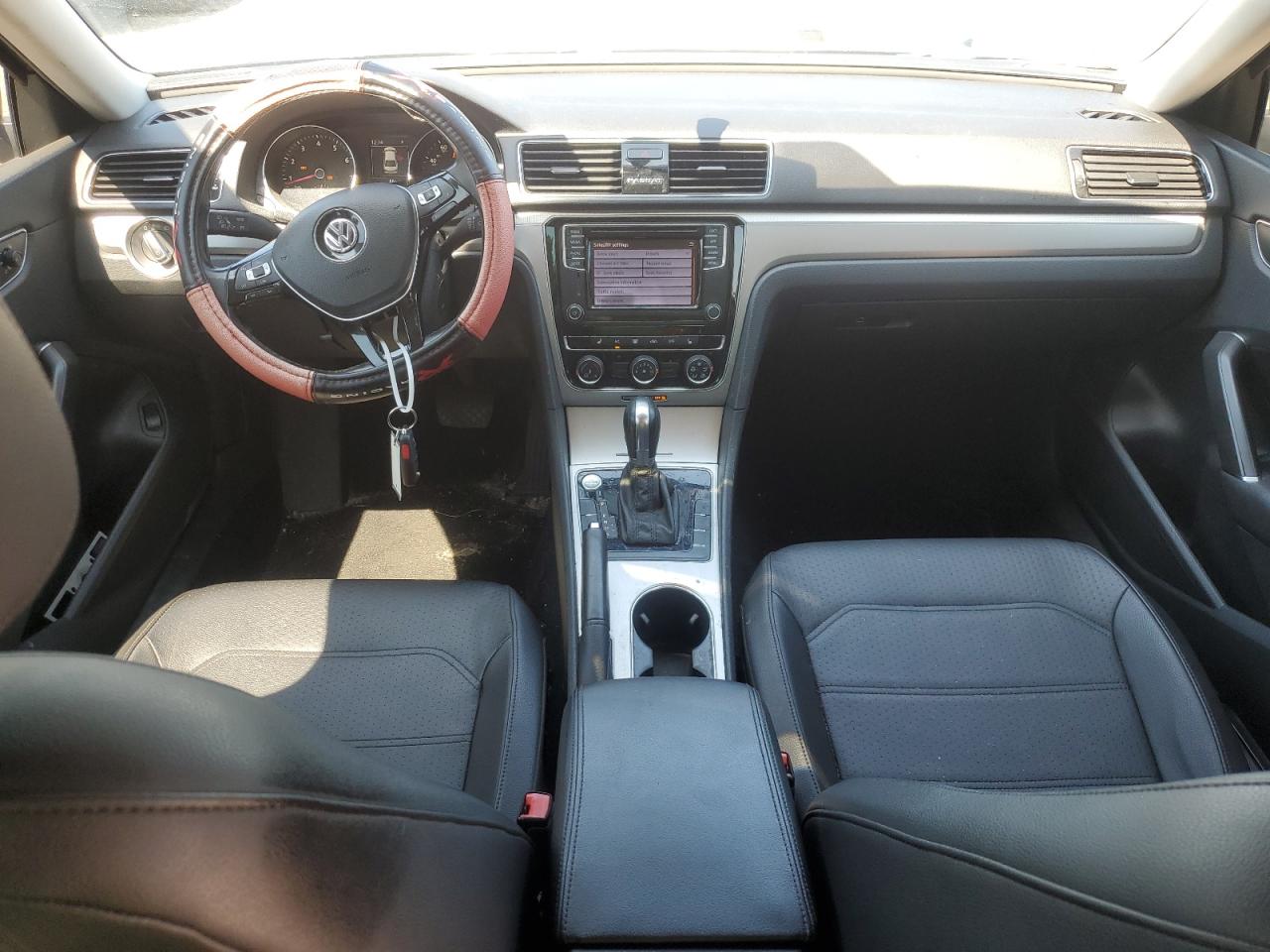 2019 VOLKSWAGEN PASSAT WOLFSBURG photo 8