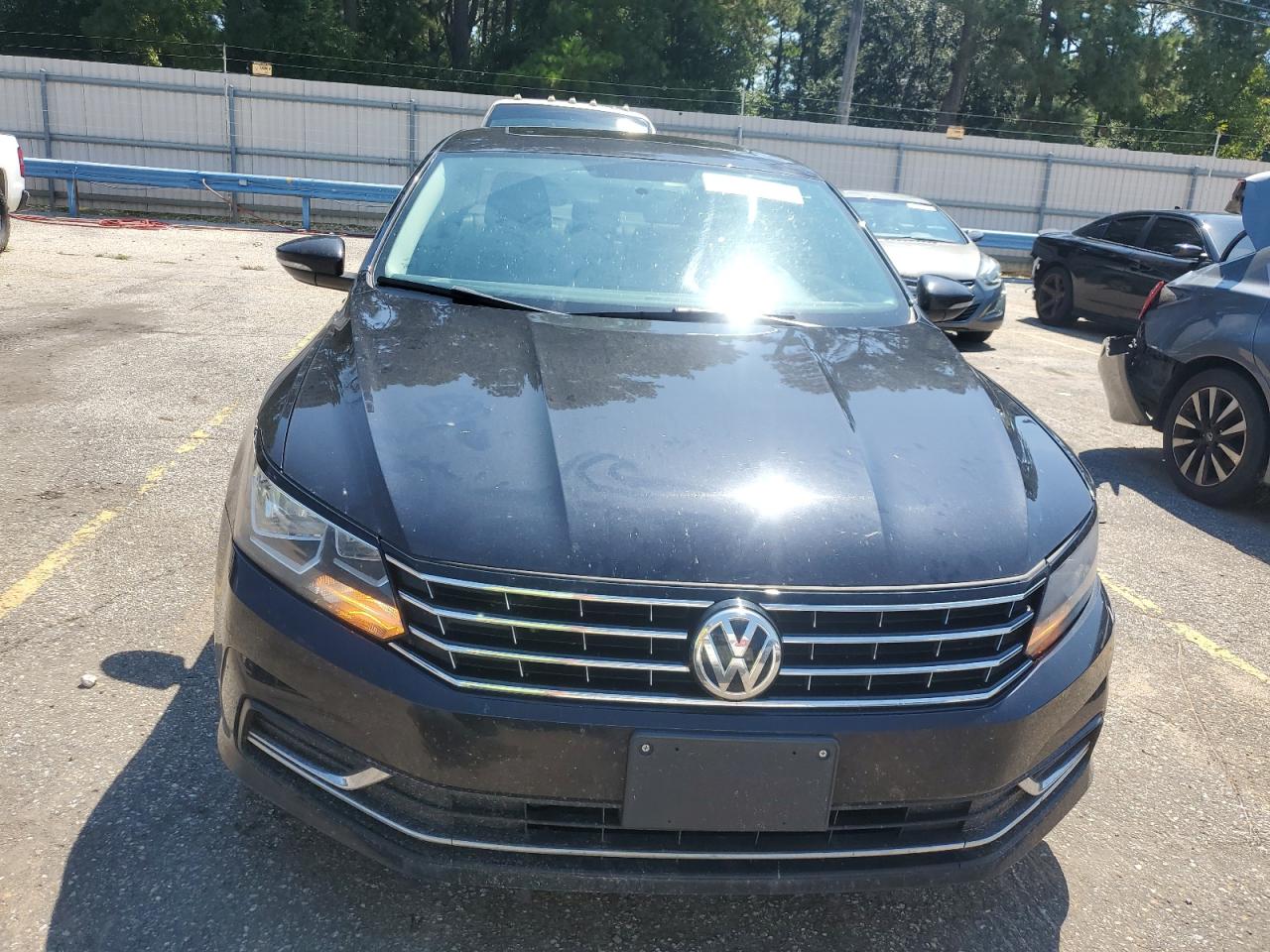 2019 VOLKSWAGEN PASSAT WOLFSBURG photo 5