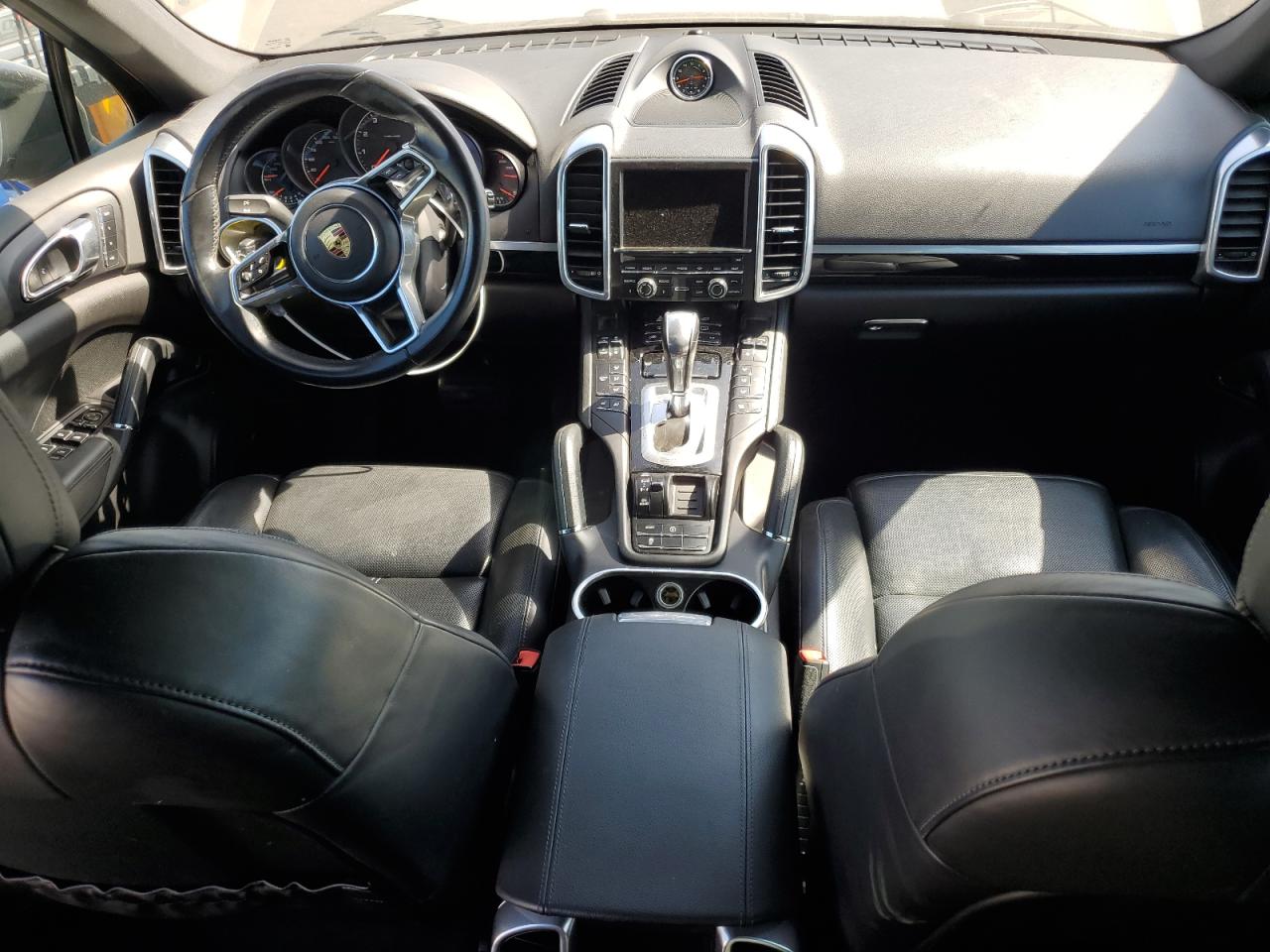2016 PORSCHE CAYENNE photo 15