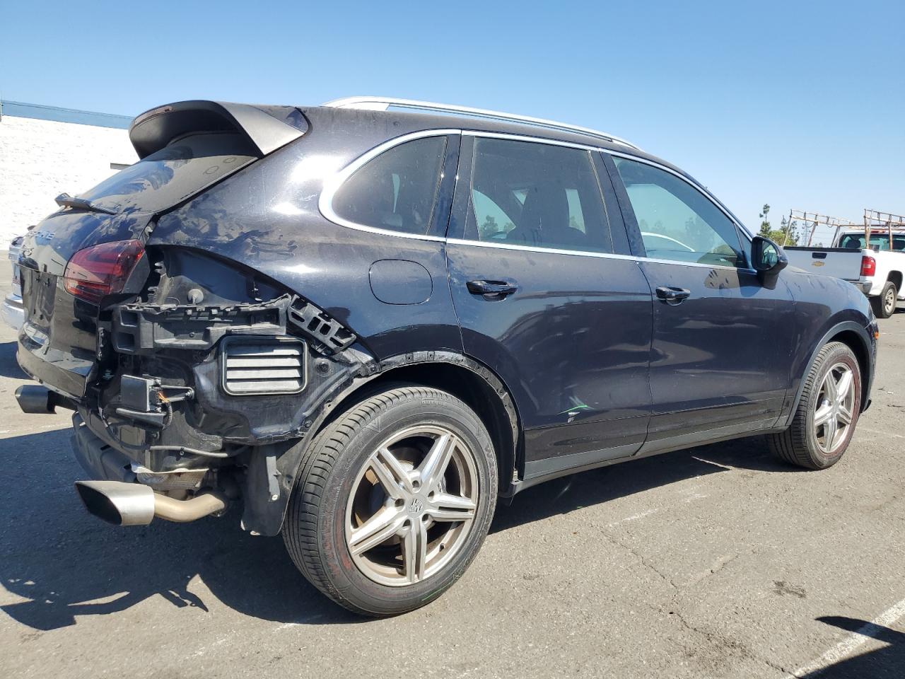 2016 PORSCHE CAYENNE photo 5
