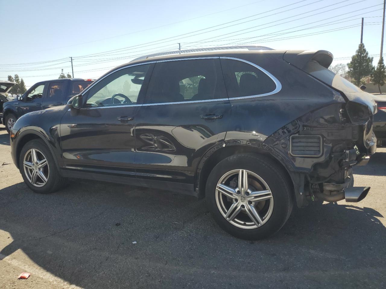 2016 PORSCHE CAYENNE photo 3