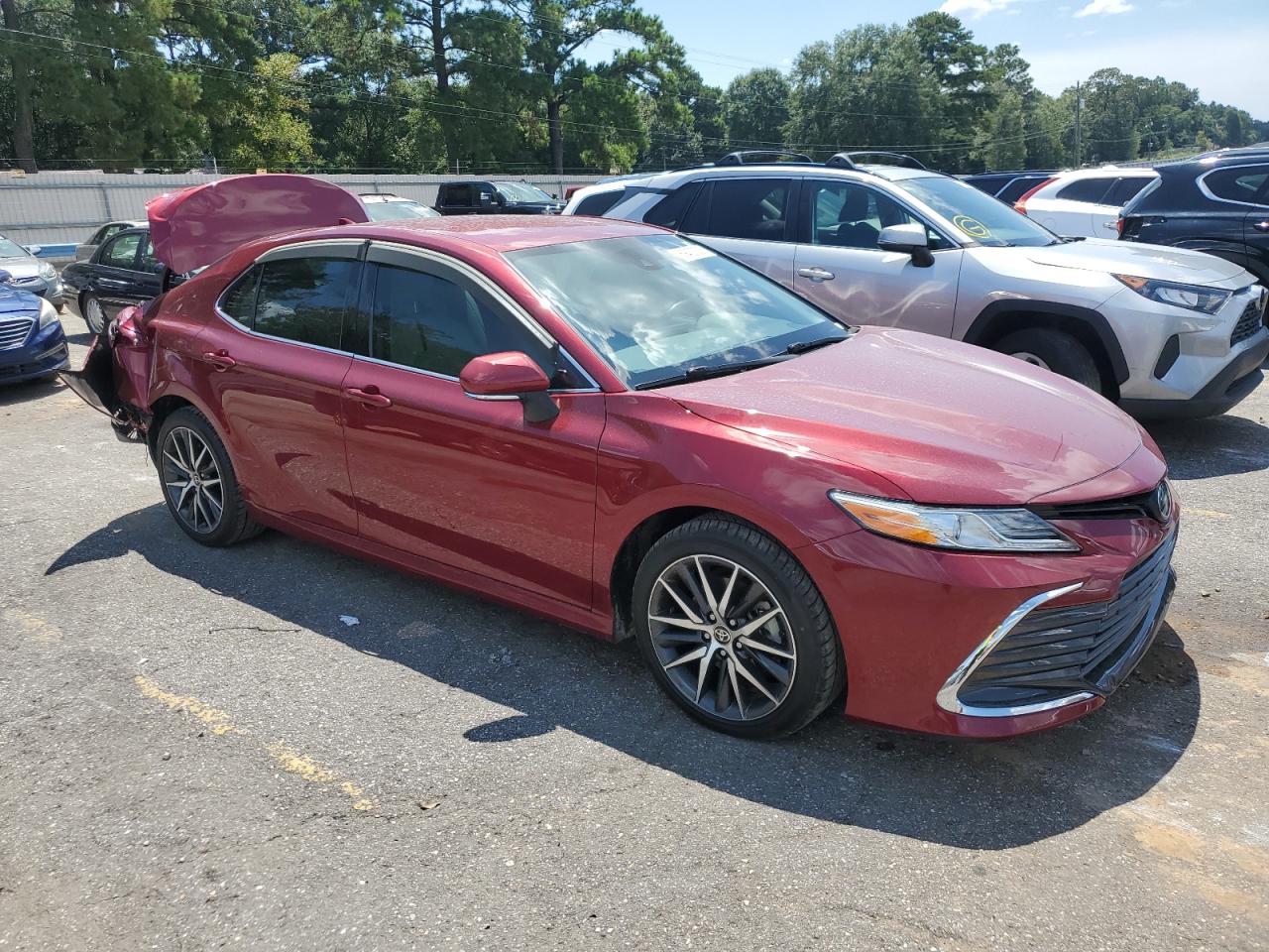 2022 TOYOTA CAMRY XLE photo 4