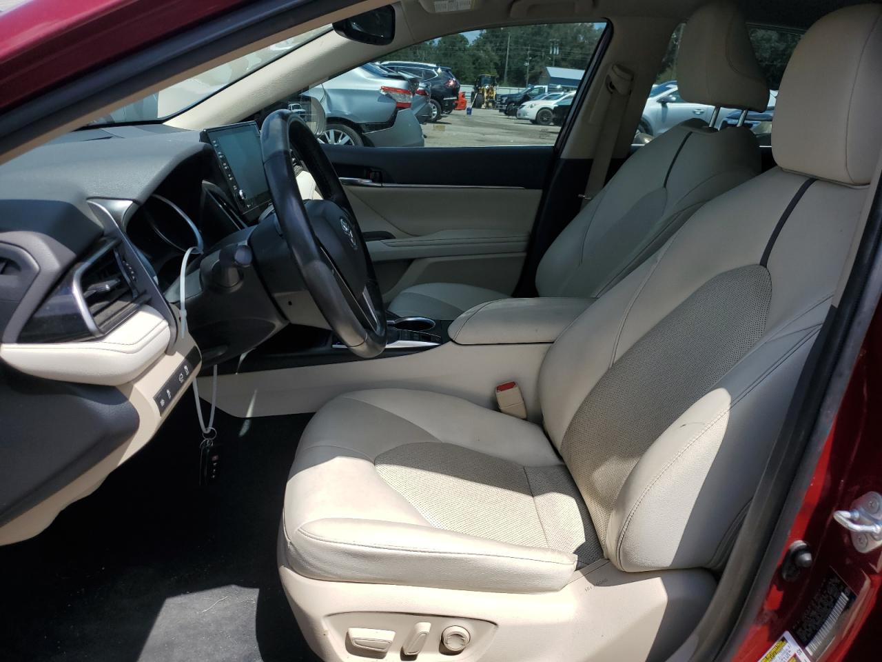 2022 TOYOTA CAMRY XLE photo 7