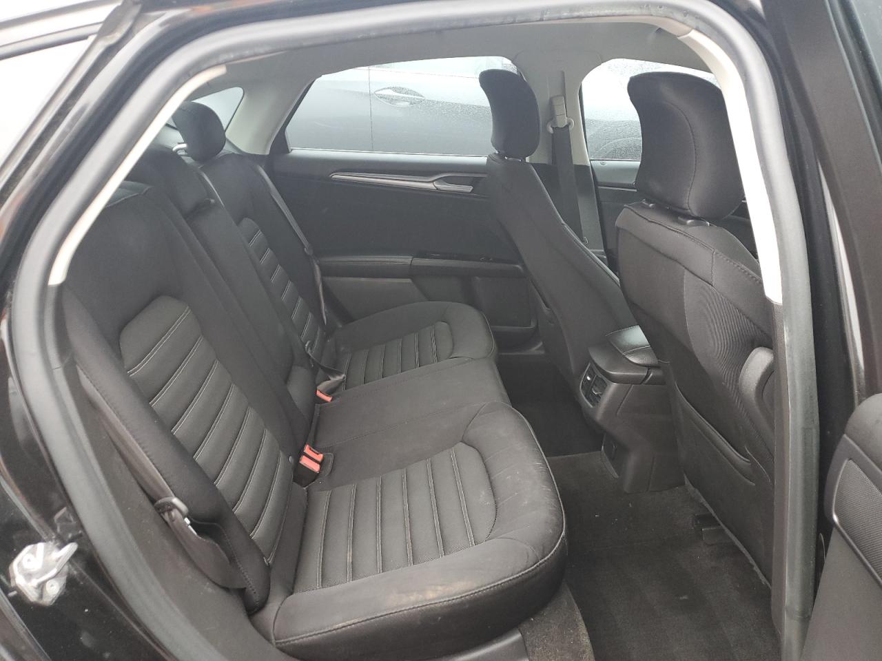 2015 FORD FUSION SE photo 19