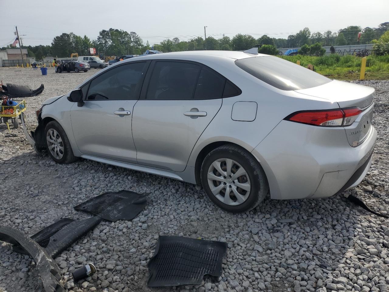 2021 TOYOTA COROLLA LE photo 2