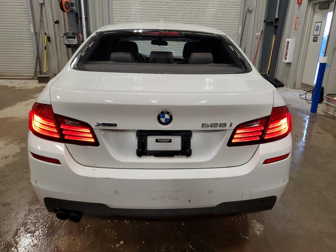 2016 BMW 528 XI photo 16