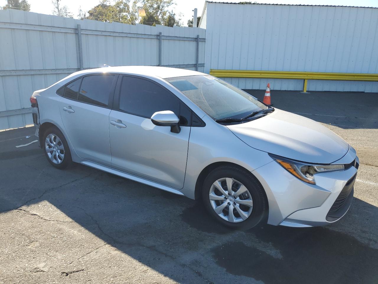 2024 TOYOTA COROLLA LE photo 4