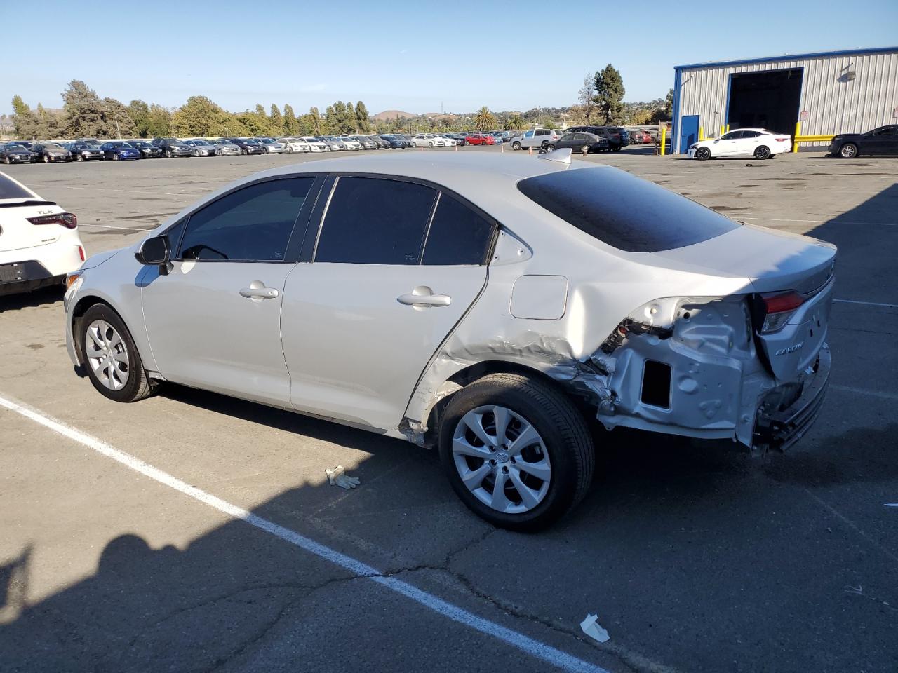 2024 TOYOTA COROLLA LE photo 2