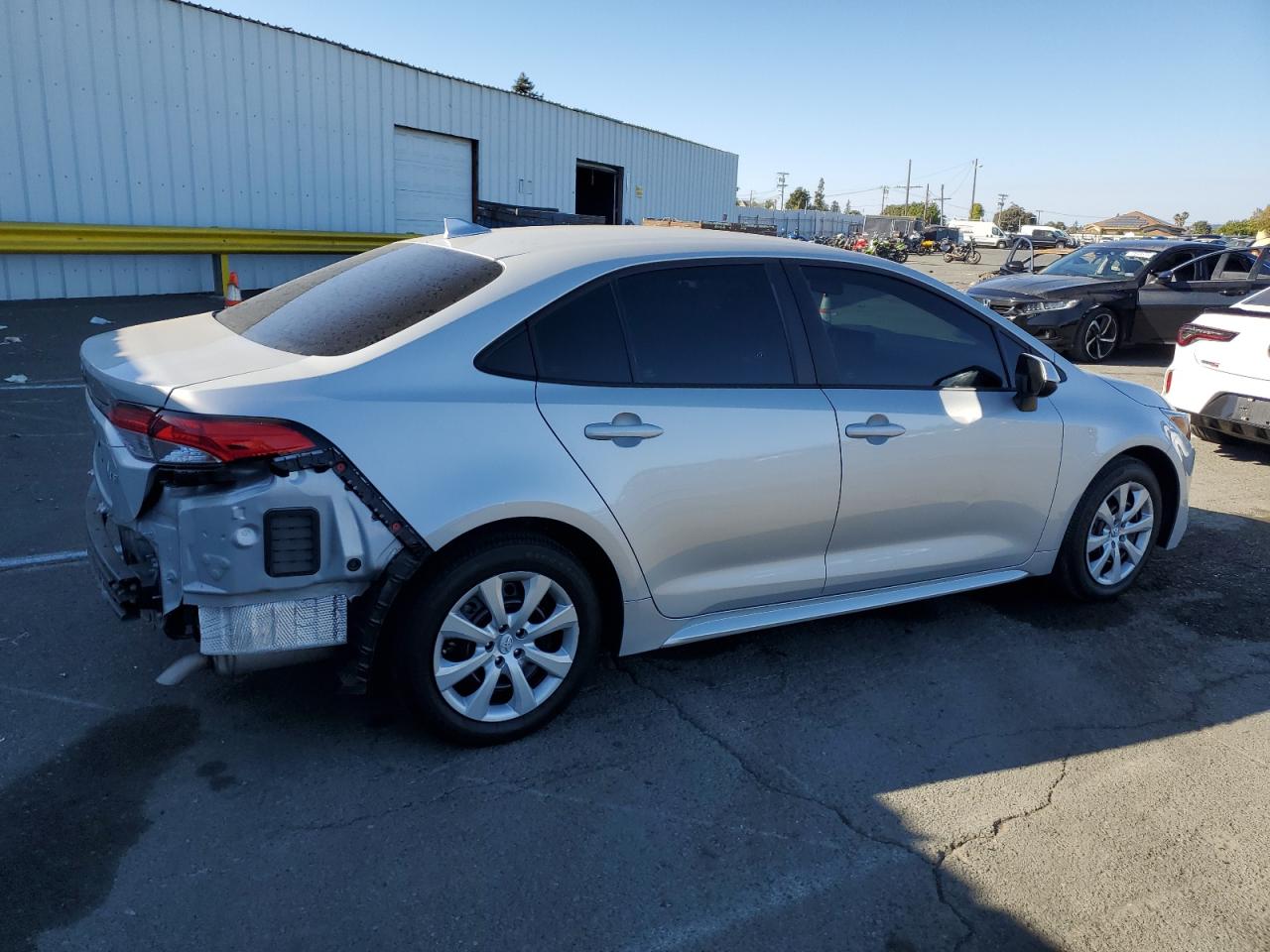 2024 TOYOTA COROLLA LE photo 3