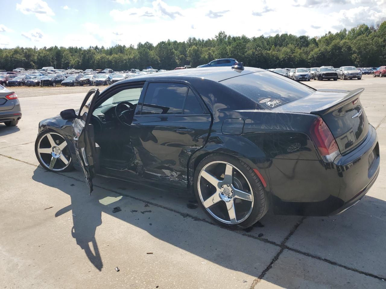 2019 CHRYSLER 300 photo 3