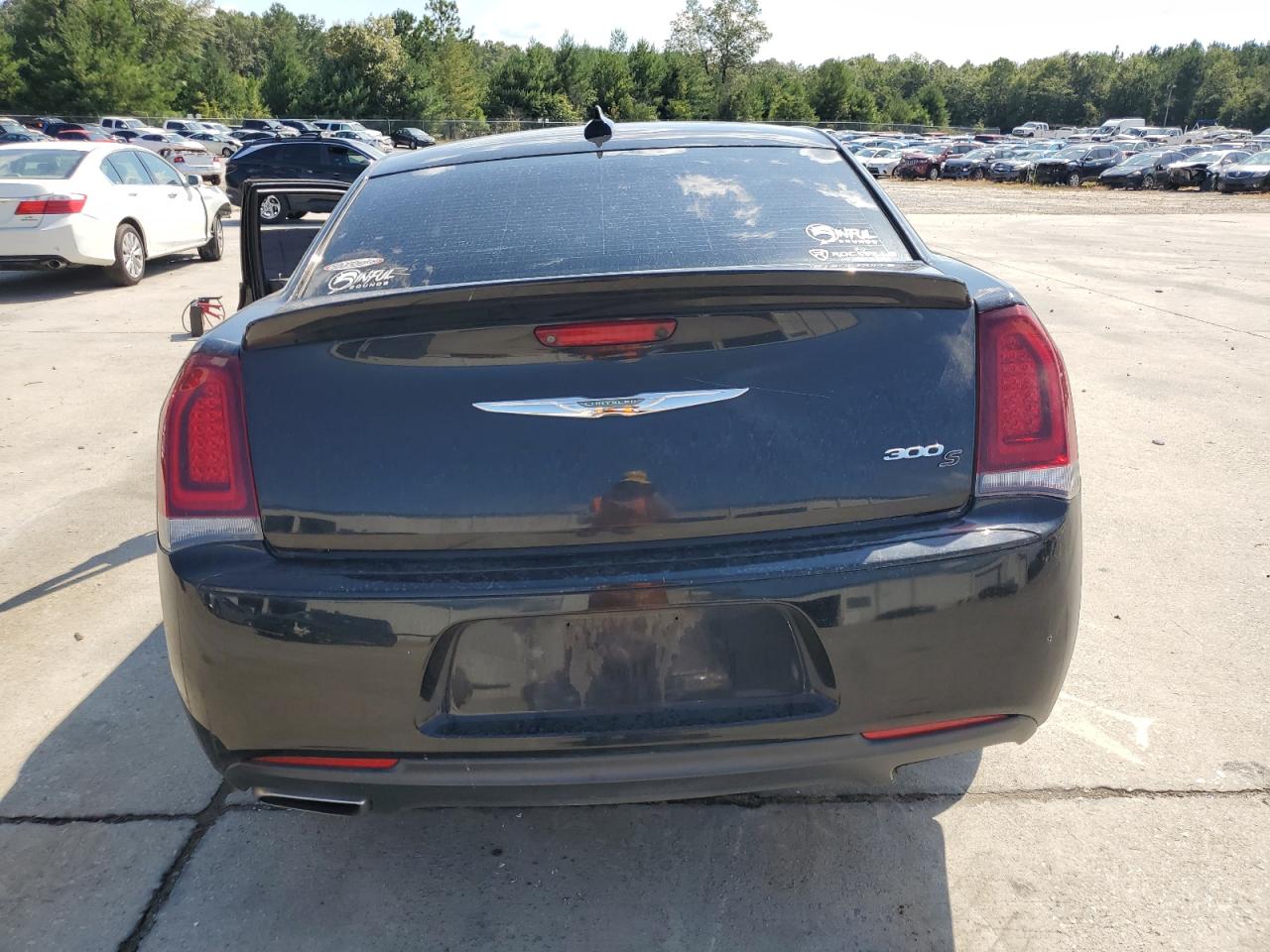 2019 CHRYSLER 300 photo 11
