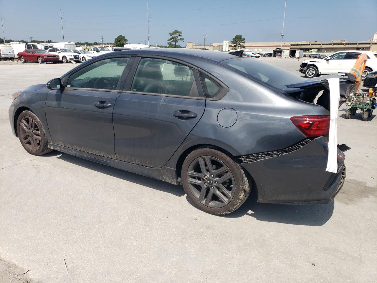 2021 KIA FORTE GT LINE photo 2