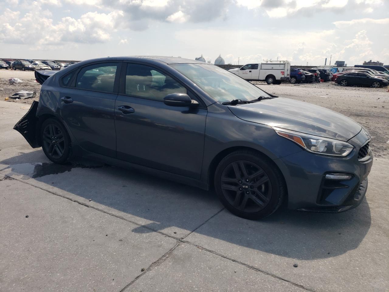 2021 KIA FORTE GT LINE photo 4
