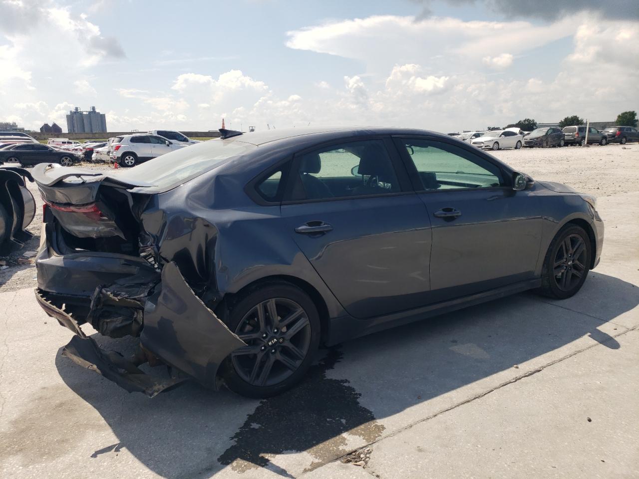 2021 KIA FORTE GT LINE photo 3
