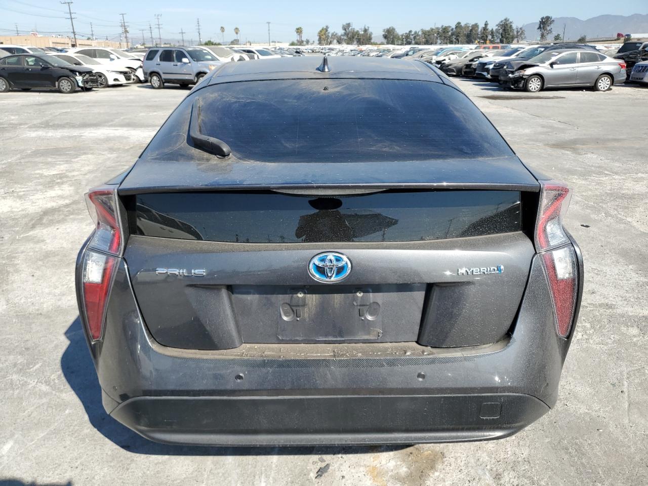 2018 TOYOTA PRIUS TWO photo 11