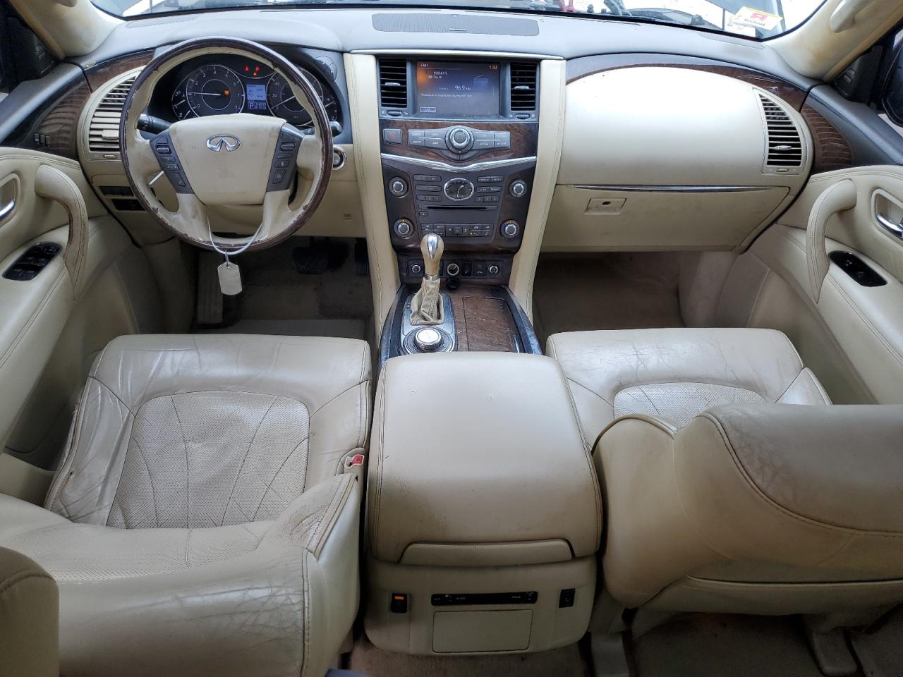 2012 INFINITI QX56 photo 15