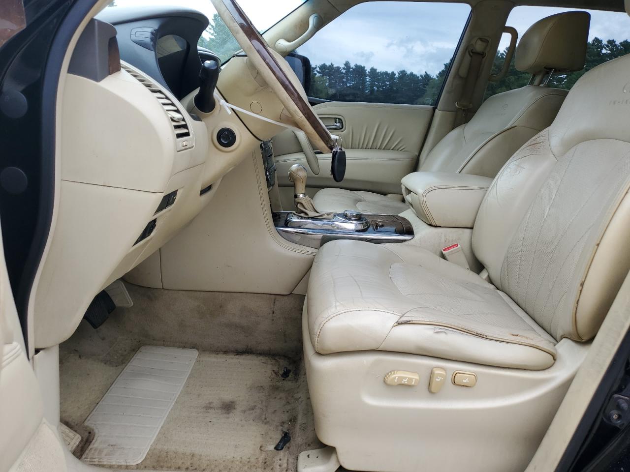 2012 INFINITI QX56 photo 13
