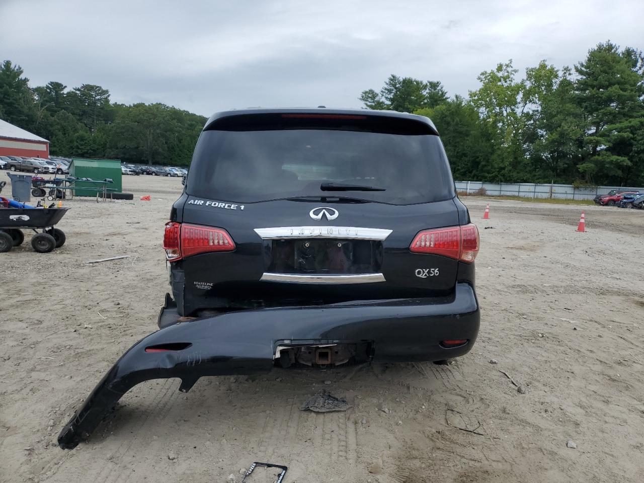 2012 INFINITI QX56 photo 11