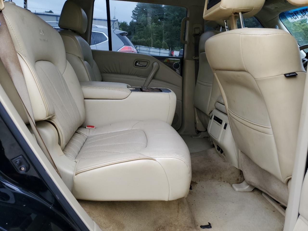 2012 INFINITI QX56 photo 21