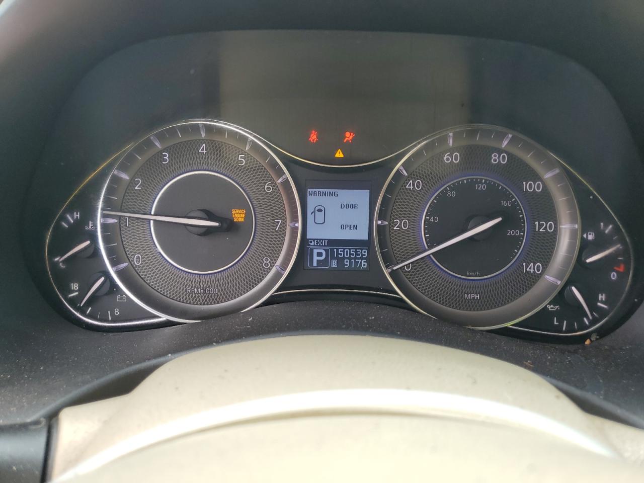 2012 INFINITI QX56 photo 17