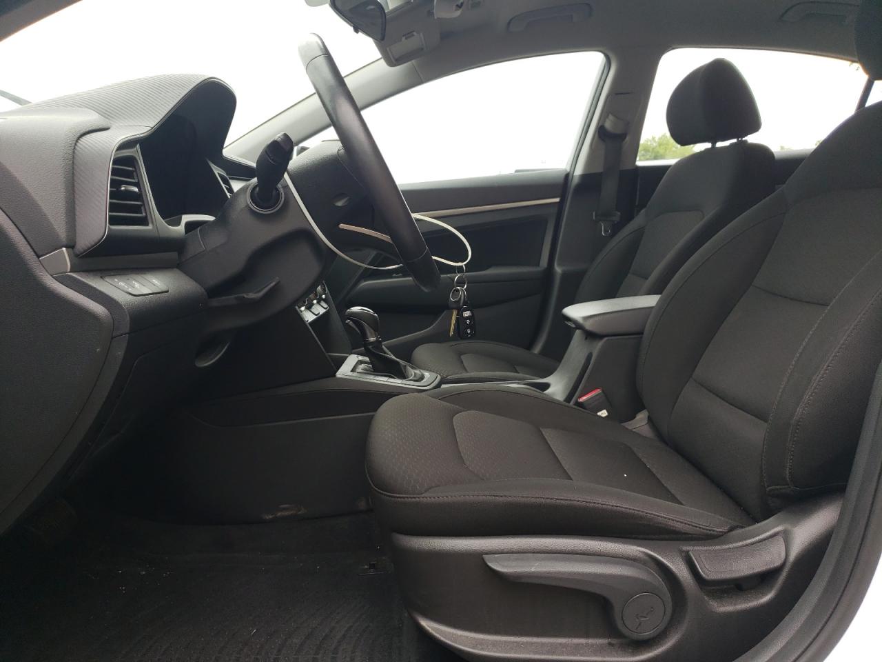 2020 HYUNDAI ELANTRA SEL photo 19