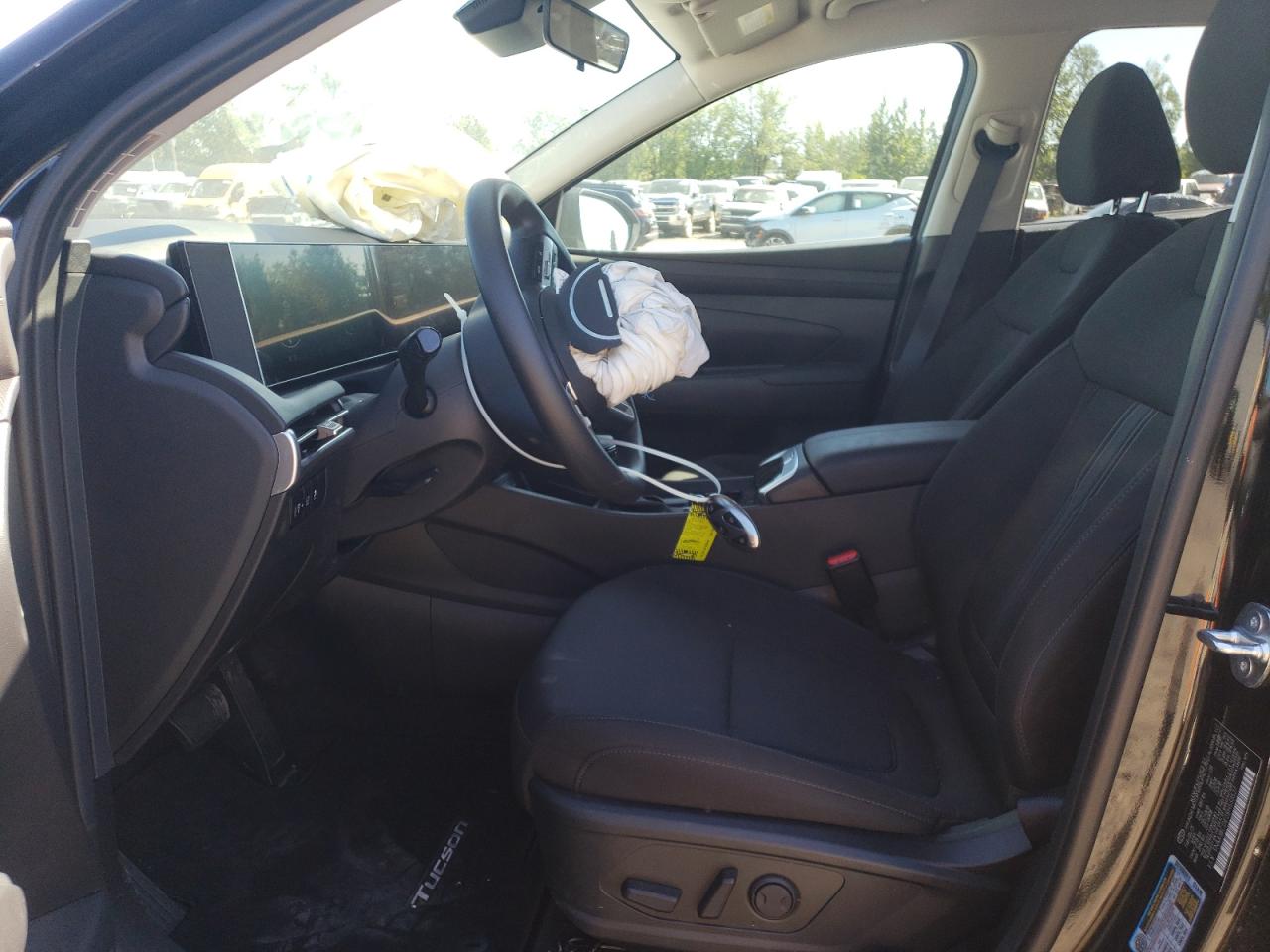 2025 HYUNDAI TUCSON SEL photo 13