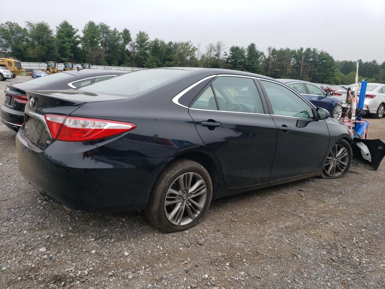 2016 TOYOTA CAMRY photo 5