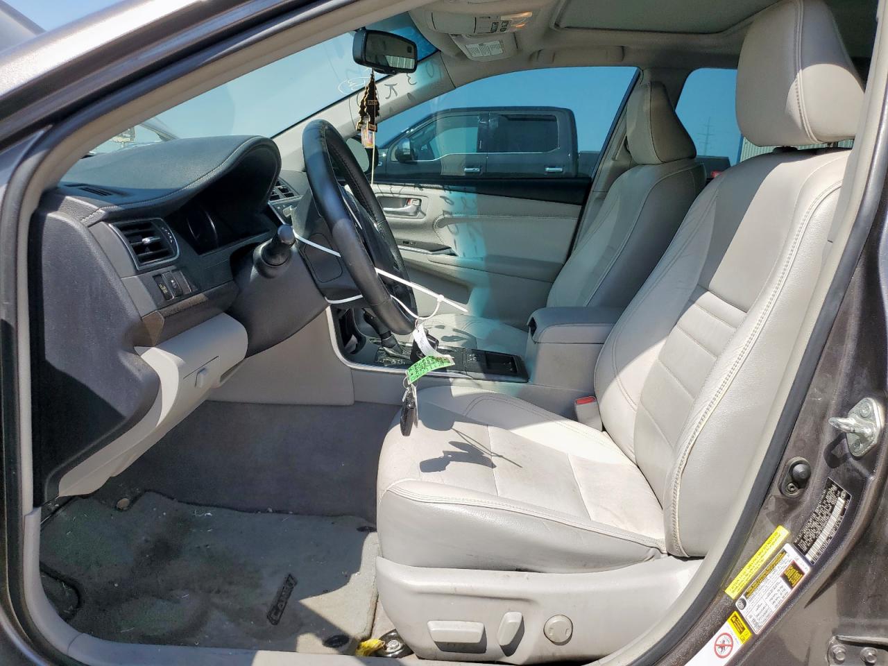 2017 TOYOTA CAMRY LE photo 13