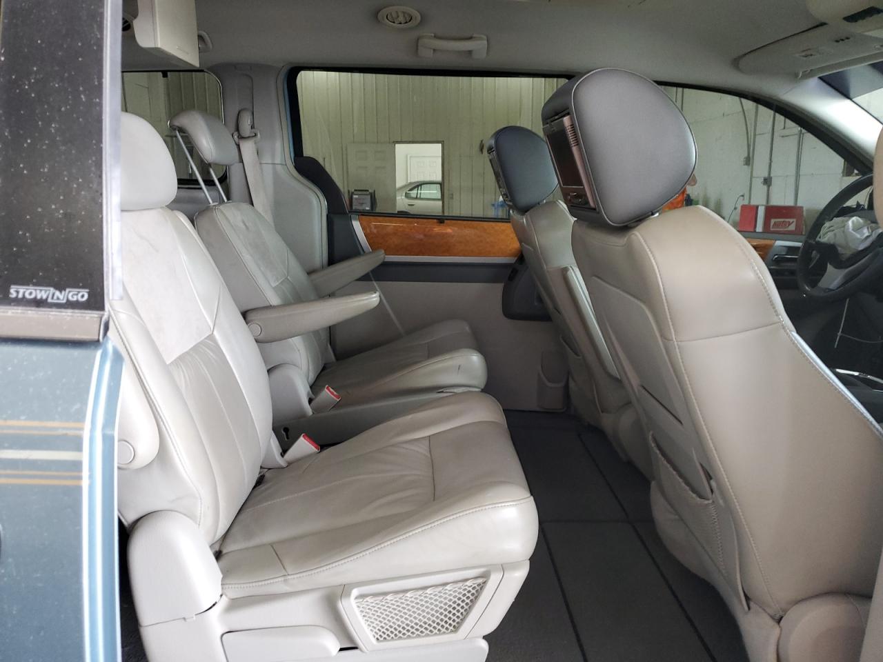 2008 CHRYSLER TOWN & COUNTRY LIMITED photo 31