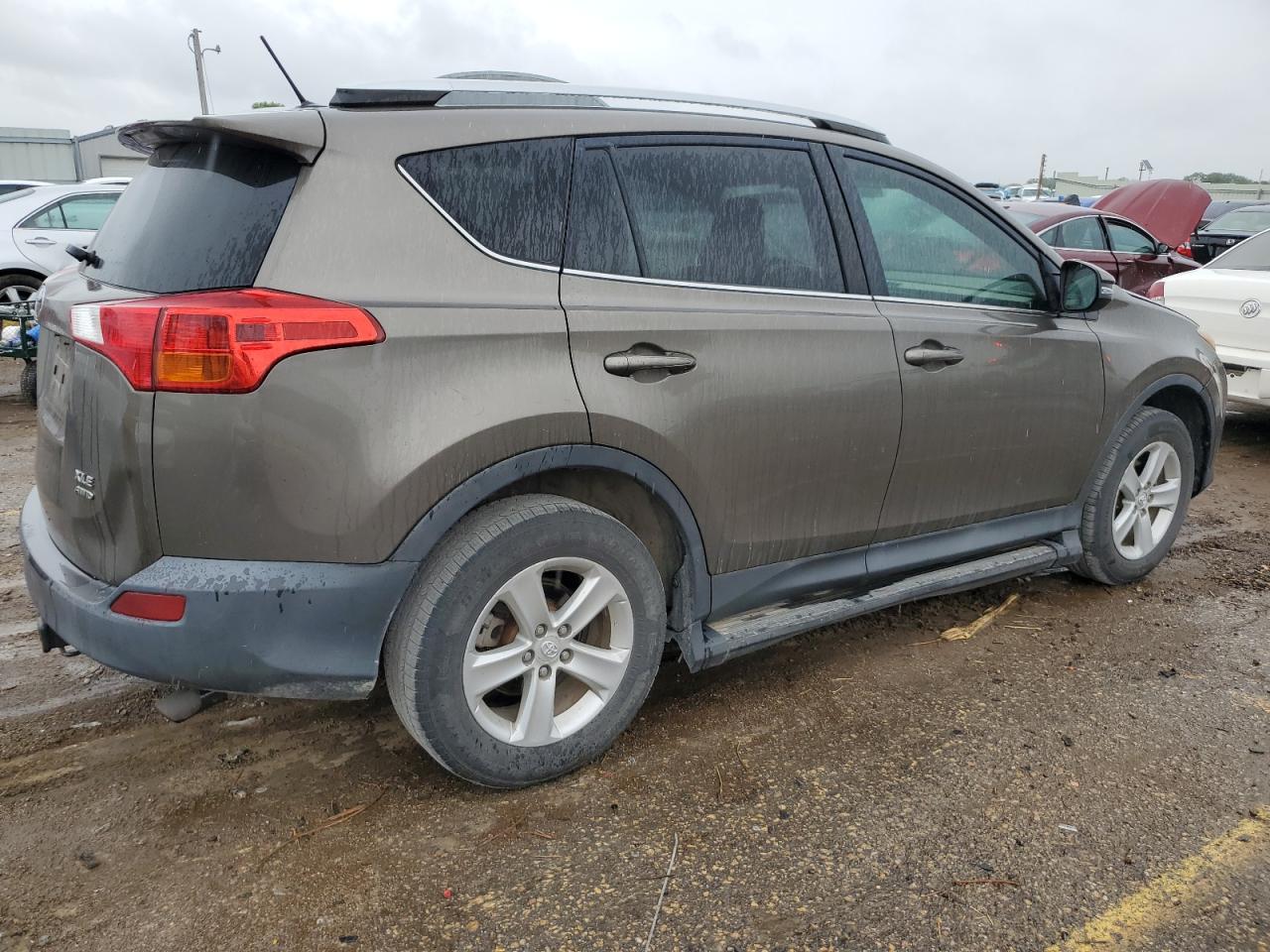 2013 TOYOTA RAV4 XLE photo 3