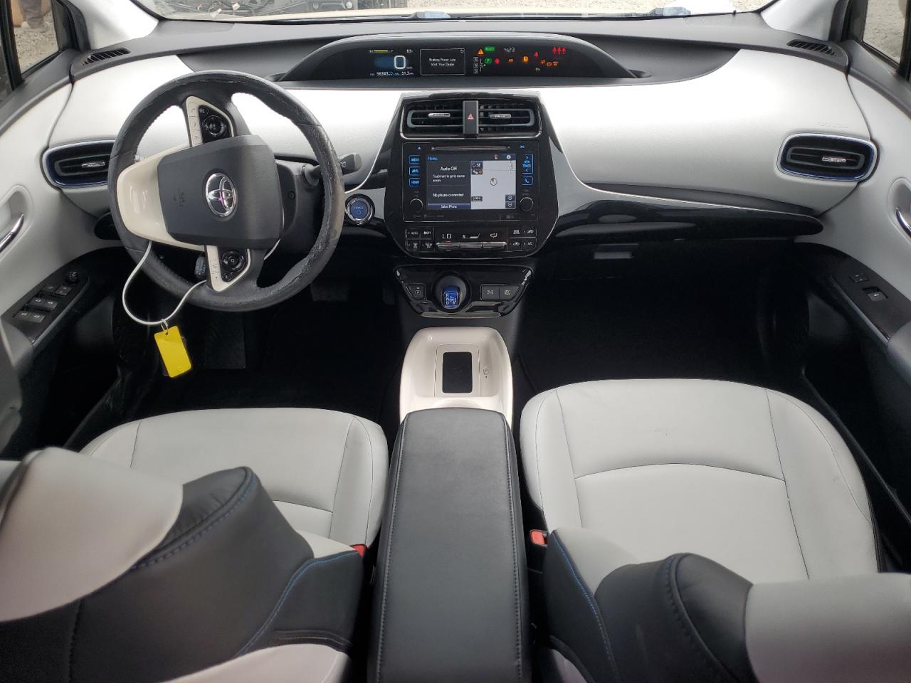 2017 TOYOTA PRIUS photo 8